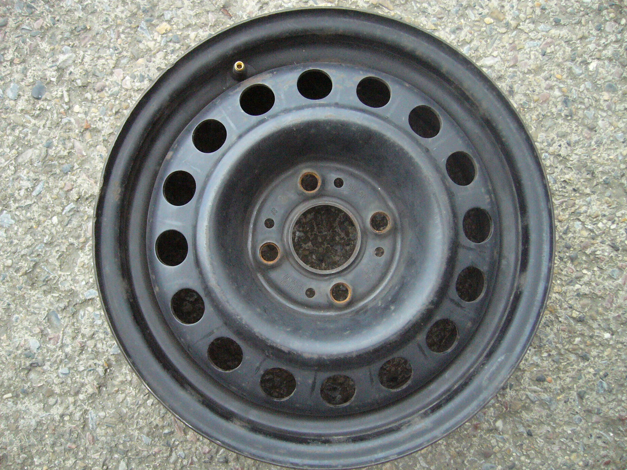 plechový disk BMW 14