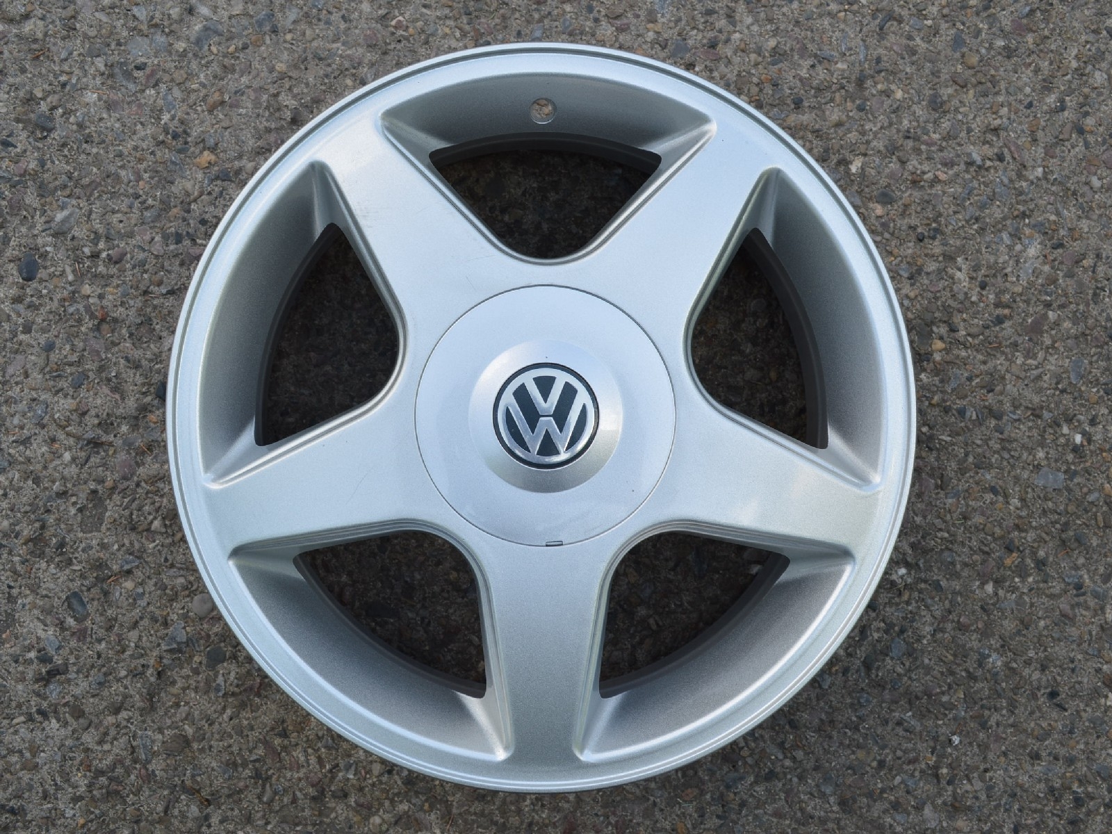 alu kolo Volkswagen 16
