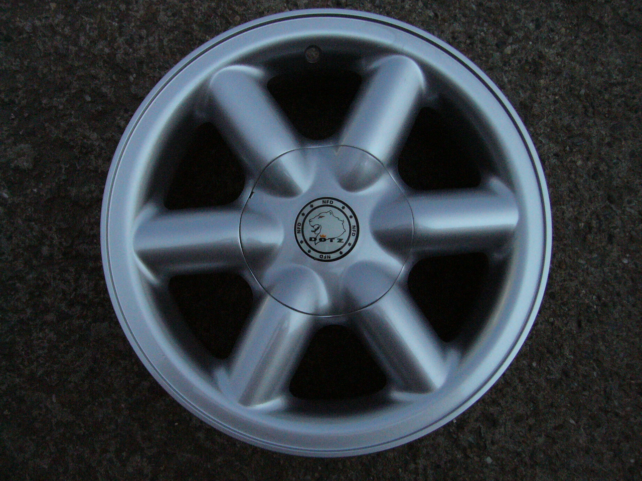 alu kolo Dotz 15