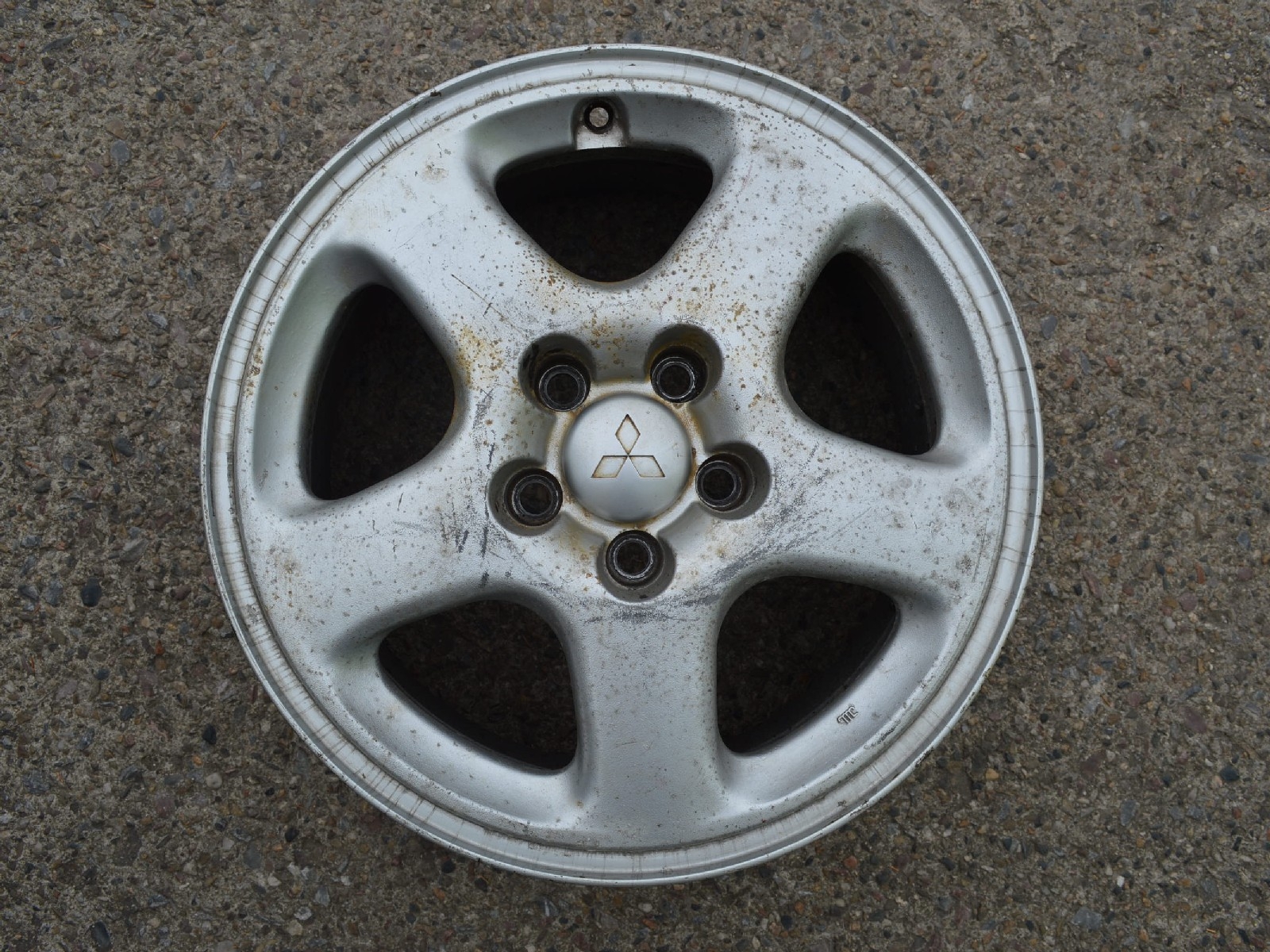 alu kolo Mitsubishi 17