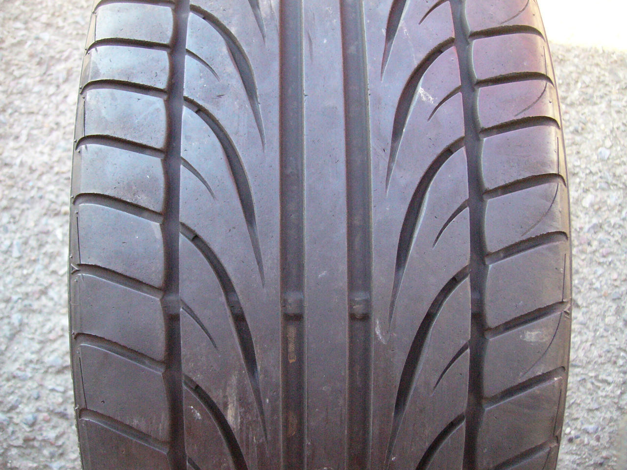 245/30/20 90Y XL Falken FK452, použitý letní kus