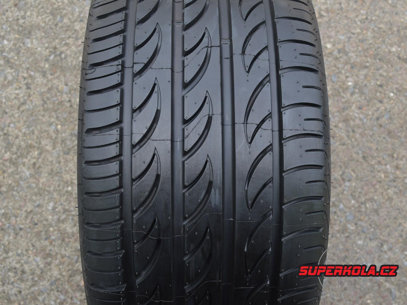 235/30/20 88Y a 285/25/20 93Y Pirelli P Zero Nero, letní