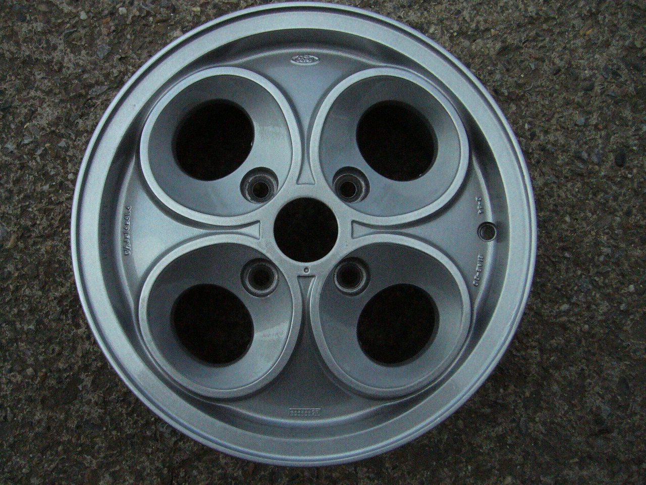 alu kola Ford 14