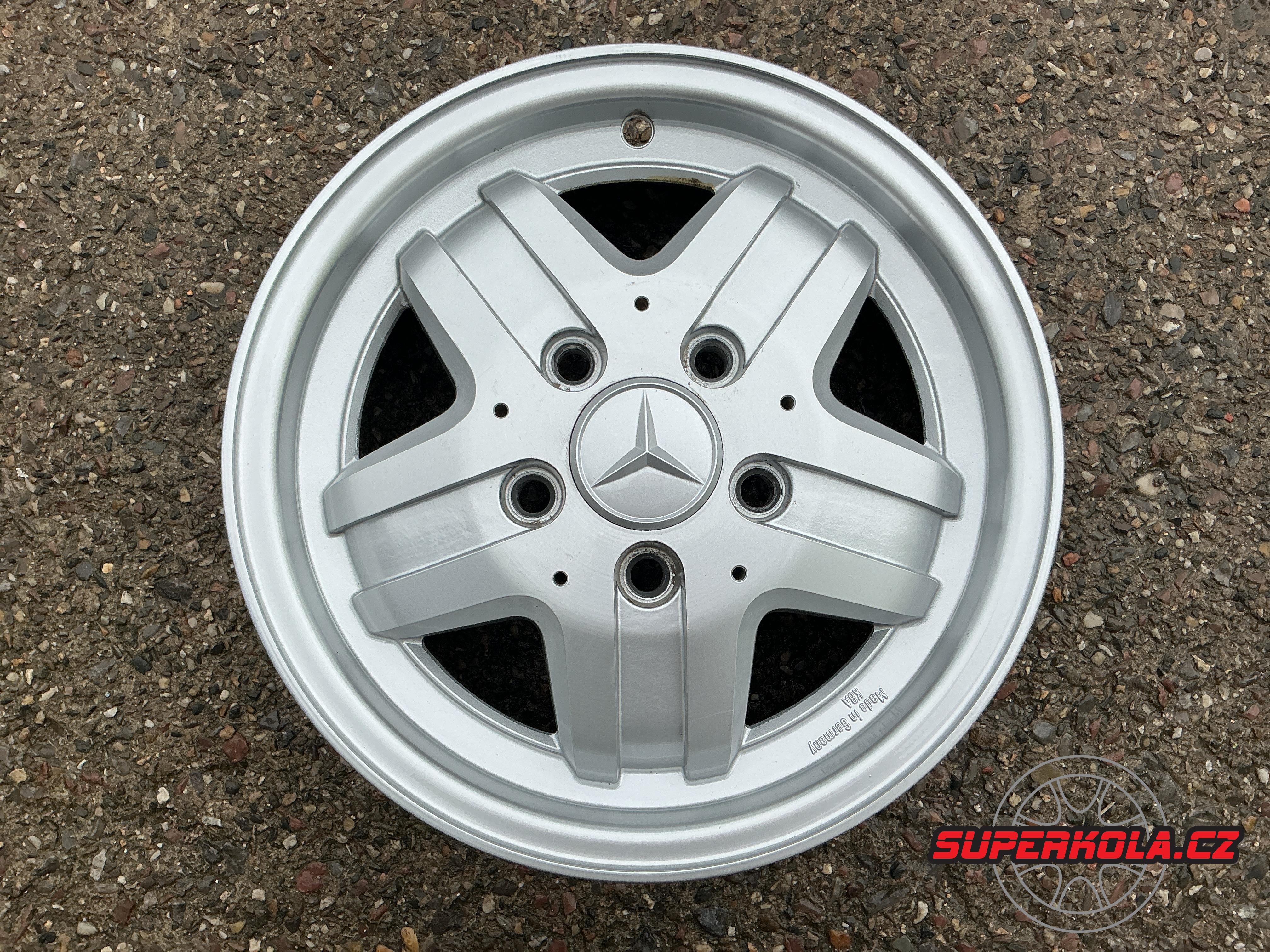 alu kola Mercedes-Benz 16