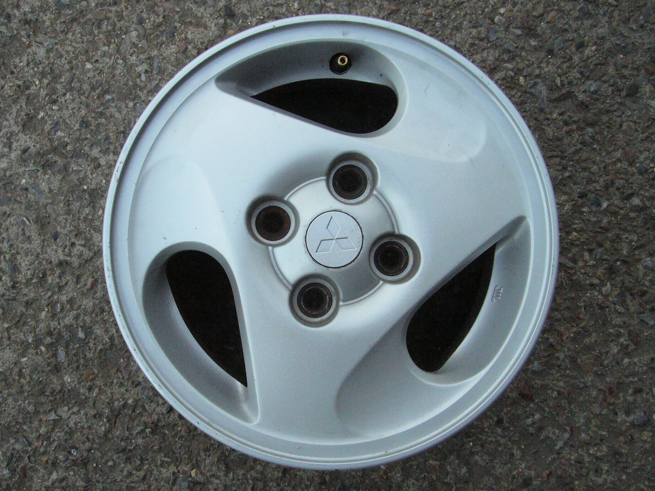 alu kola Mitsubishi 13