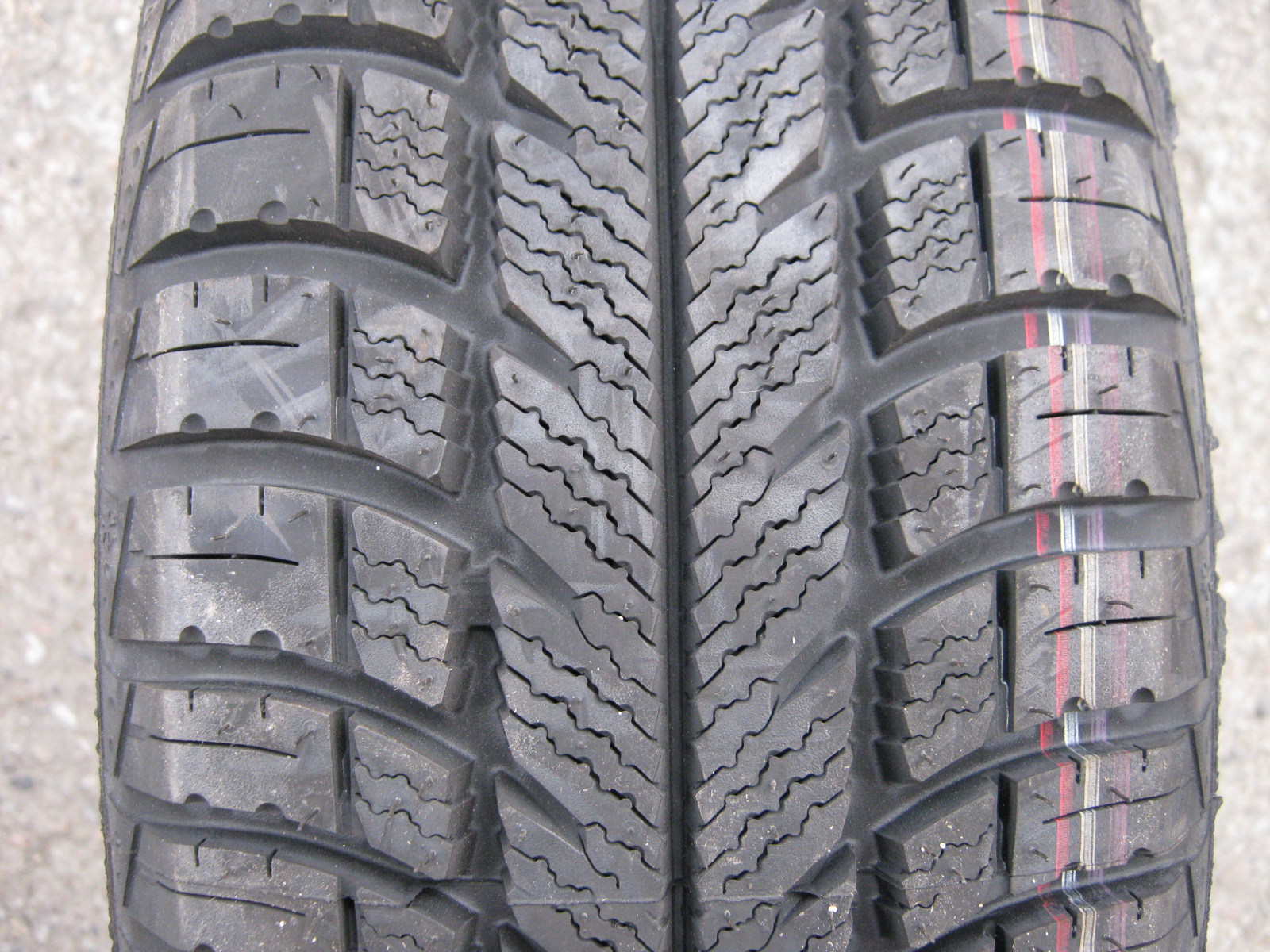 185/60/15 88H XL Goodyear Eagle Vector +, zimní