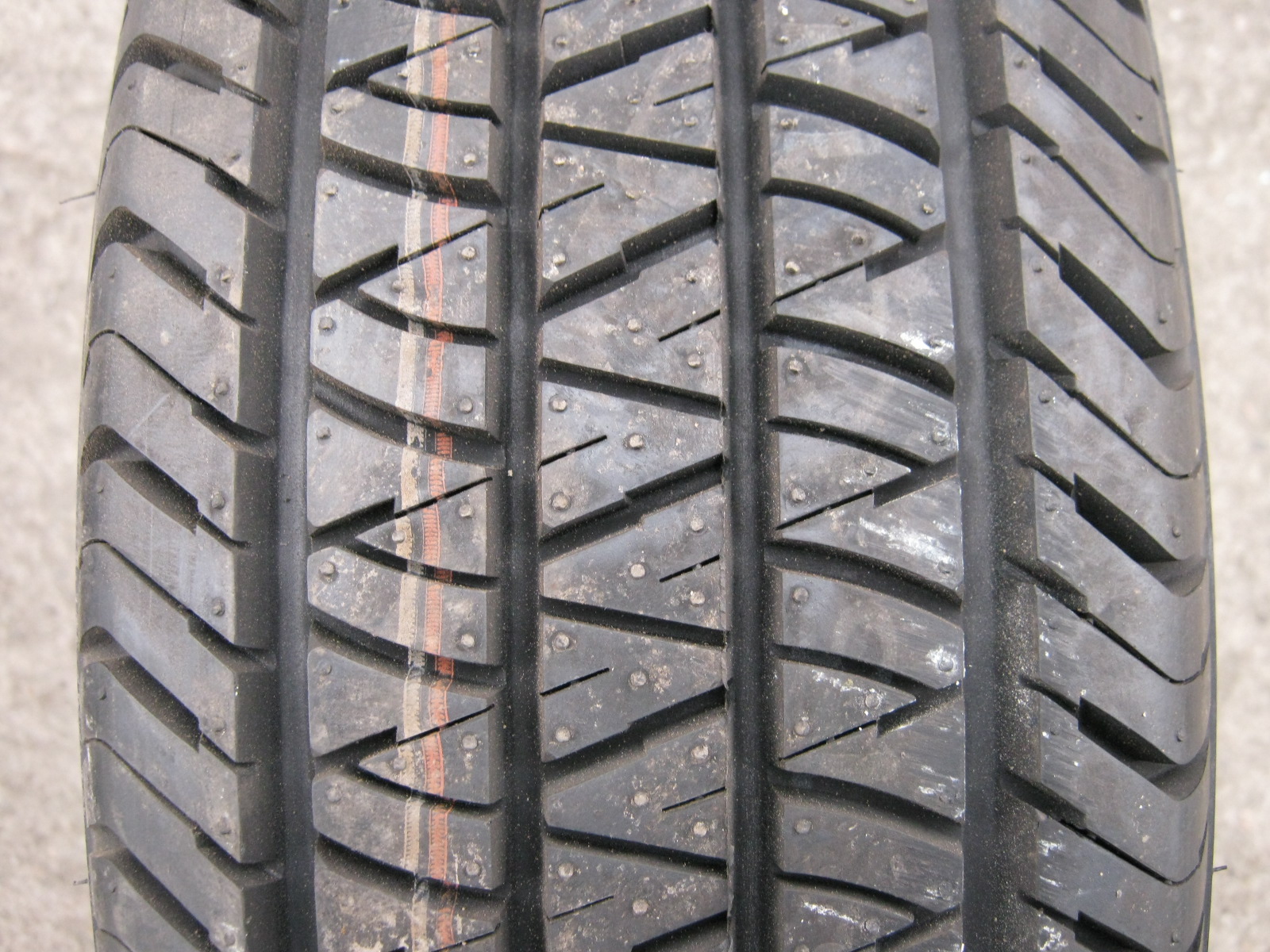 215/70/15 97S Kumho Ventura ST, letní
