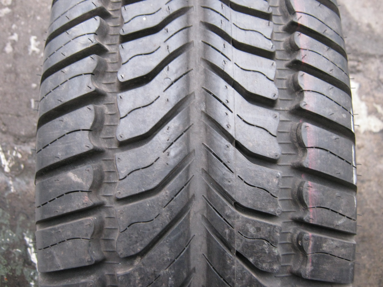 31/10.5 R15 109Q General Hydro 2000, letní