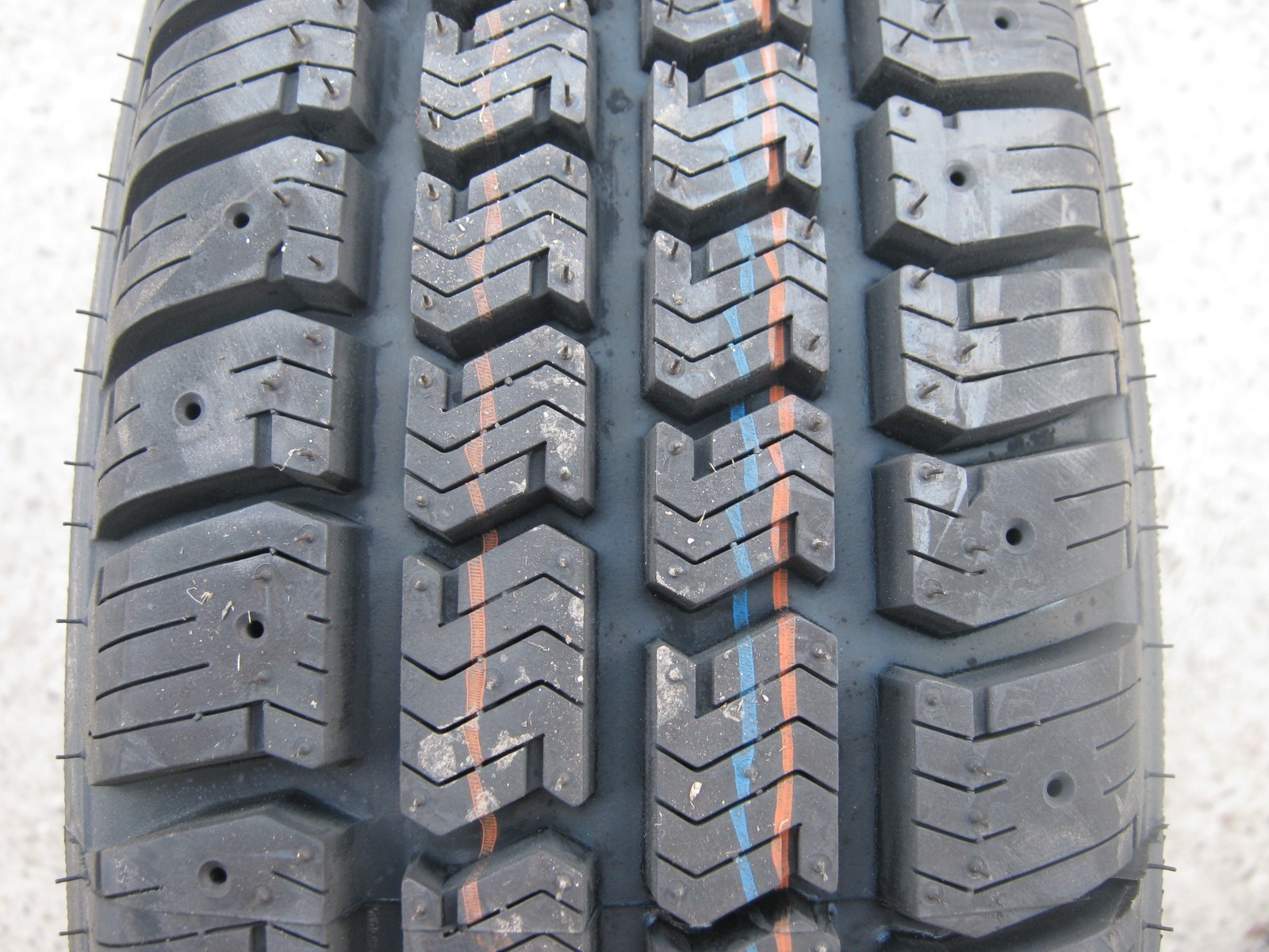 175/75/16C 101/99Q Sava Trenta, zimní 