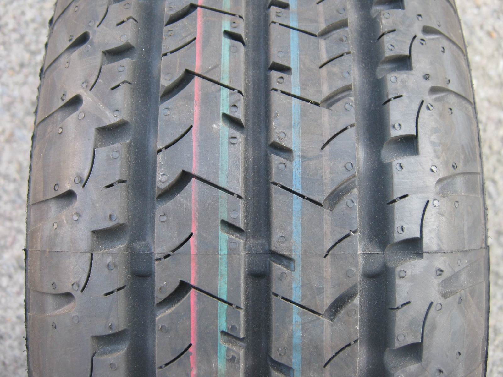 175/65/14C 90/88T Uniroyal Rain Max, letní